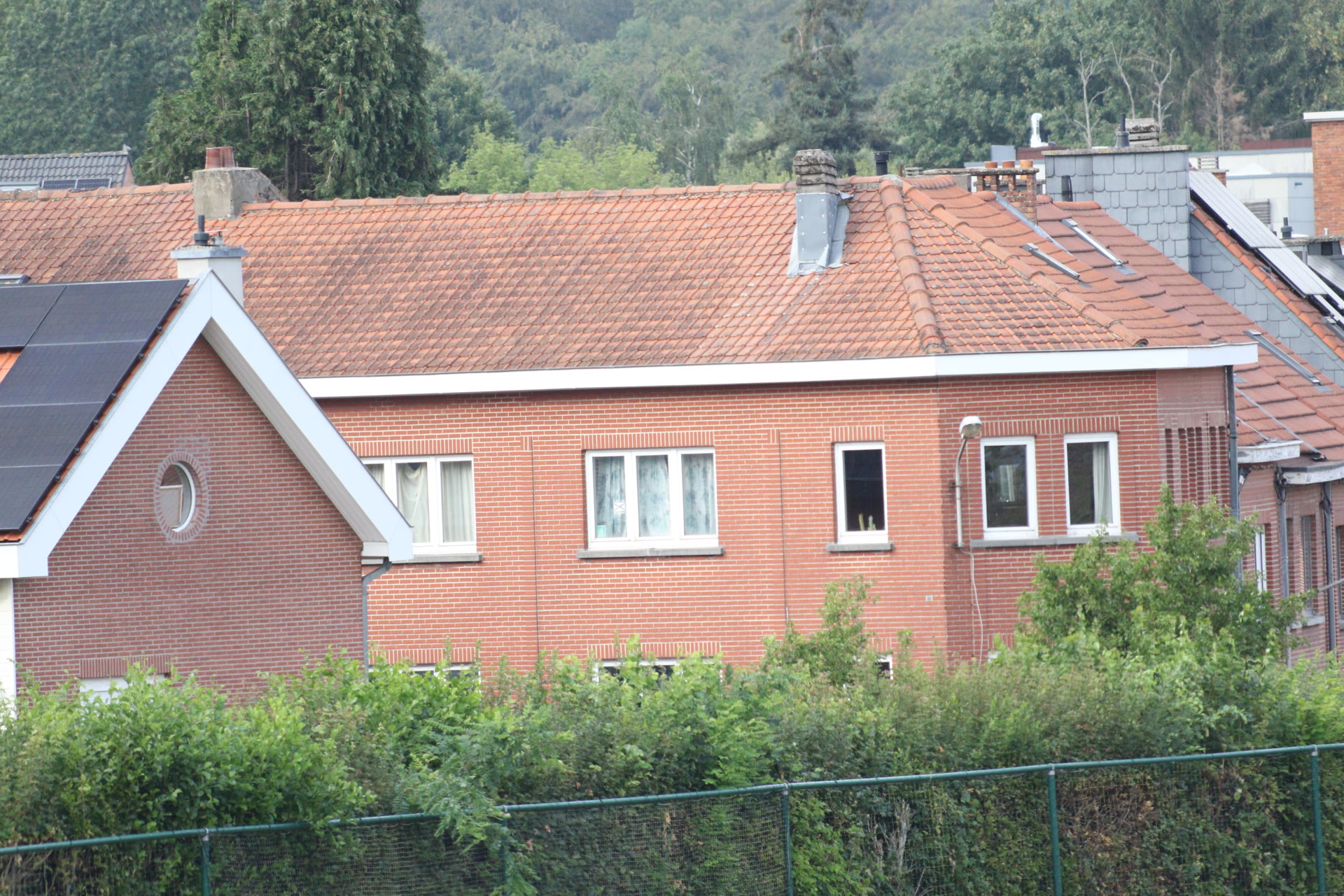 Field-of-view test photographed at 300mm